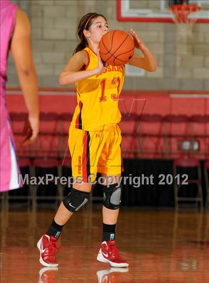 Thumbnail 1 in Rialto vs. Rosary (Nike Extravaganza) photogallery.