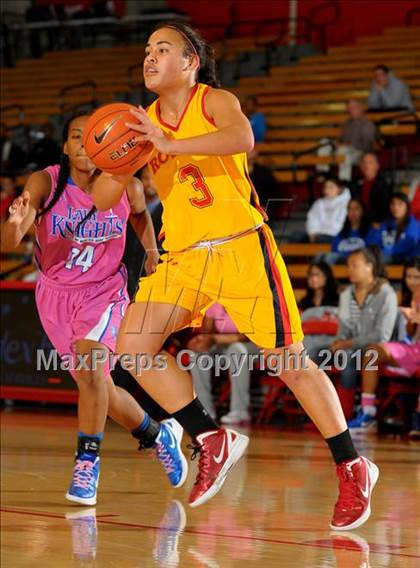 Thumbnail 3 in Rialto vs. Rosary (Nike Extravaganza) photogallery.