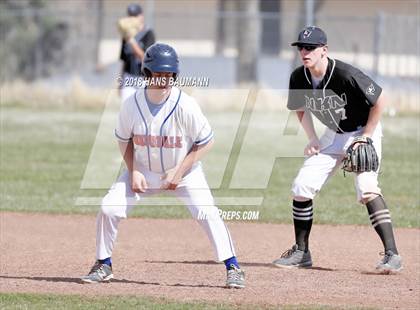 Thumbnail 3 in Innisdale vs. Neah-Kah-Nie (Hug Tournament) photogallery.