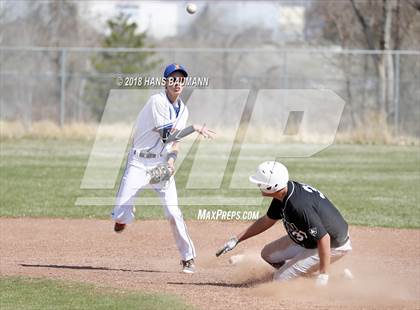 Thumbnail 3 in Innisdale vs. Neah-Kah-Nie (Hug Tournament) photogallery.