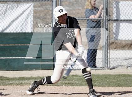Thumbnail 2 in Innisdale vs. Neah-Kah-Nie (Hug Tournament) photogallery.
