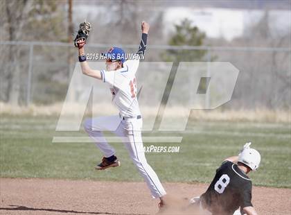 Thumbnail 2 in Innisdale vs. Neah-Kah-Nie (Hug Tournament) photogallery.
