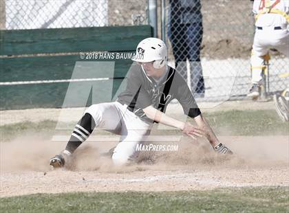 Thumbnail 1 in Innisdale vs. Neah-Kah-Nie (Hug Tournament) photogallery.