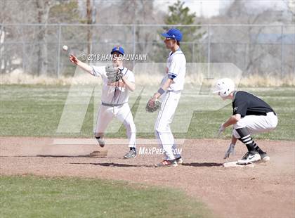 Thumbnail 1 in Innisdale vs. Neah-Kah-Nie (Hug Tournament) photogallery.