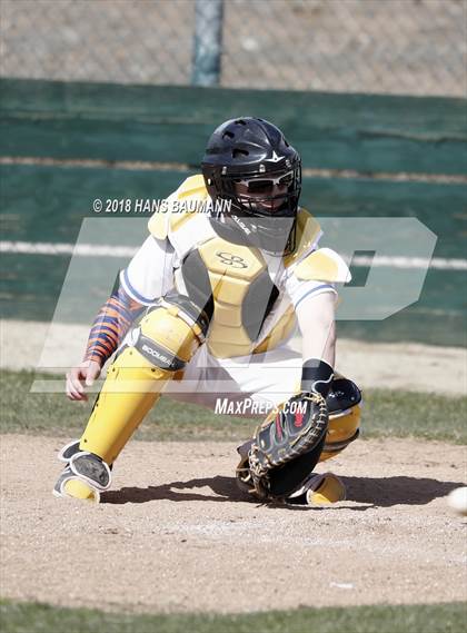 Thumbnail 3 in Innisdale vs. Neah-Kah-Nie (Hug Tournament) photogallery.