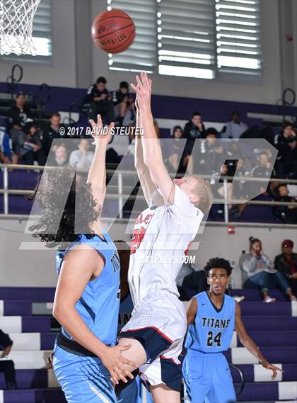 Thumbnail 3 in Burbank vs. Pleasant Grove (St. Hope Elite Classic) photogallery.