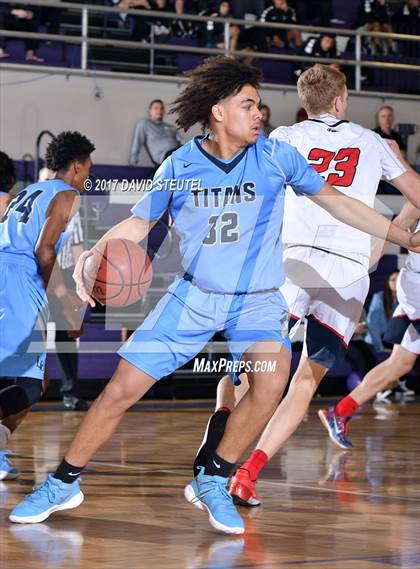 Thumbnail 3 in Burbank vs. Pleasant Grove (St. Hope Elite Classic) photogallery.