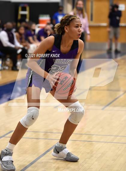 Thumbnail 2 in Valley Vista vs. Hamilton (AIA 6A Final) photogallery.