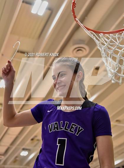 Thumbnail 2 in Valley Vista vs. Hamilton (AIA 6A Final) photogallery.