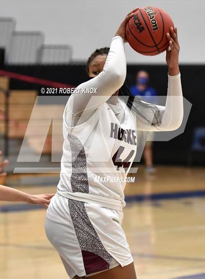 Thumbnail 3 in Valley Vista vs. Hamilton (AIA 6A Final) photogallery.