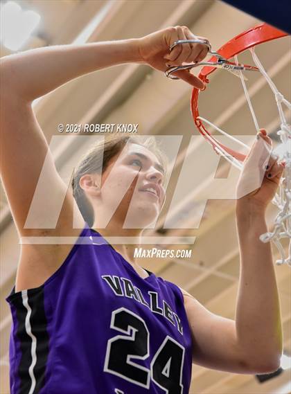 Thumbnail 3 in Valley Vista vs. Hamilton (AIA 6A Final) photogallery.