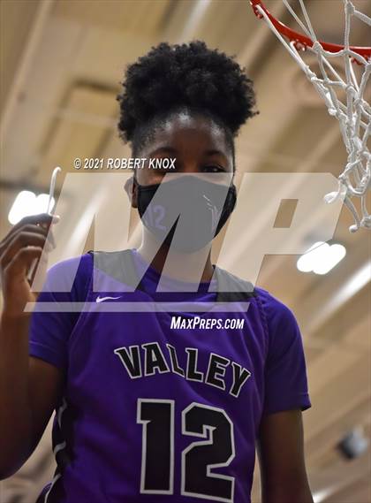 Thumbnail 3 in Valley Vista vs. Hamilton (AIA 6A Final) photogallery.