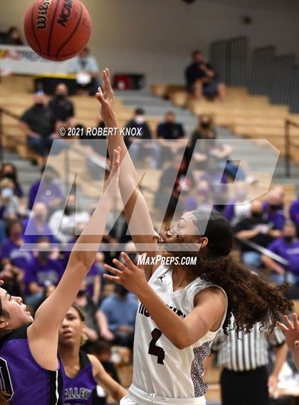 Thumbnail 1 in Valley Vista vs. Hamilton (AIA 6A Final) photogallery.
