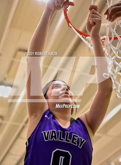 Thumbnail 2 in Valley Vista vs. Hamilton (AIA 6A Final) photogallery.