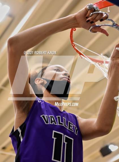 Thumbnail 2 in Valley Vista vs. Hamilton (AIA 6A Final) photogallery.
