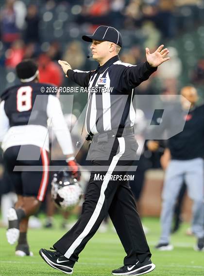 Thumbnail 3 in Argyle @ Melissa (UIL 5A D2 Football Regional Final) photogallery.