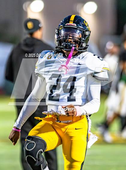 Thumbnail 2 in Bishop O'Dowd @ Moreau Catholic photogallery.