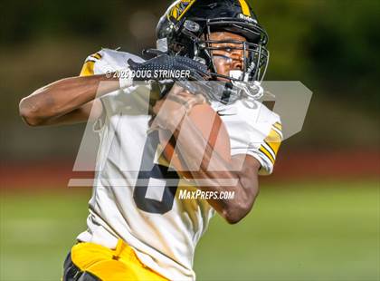 Thumbnail 1 in Bishop O'Dowd @ Moreau Catholic photogallery.