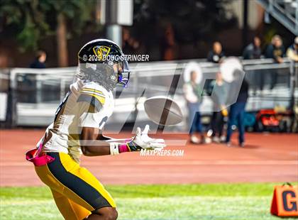 Thumbnail 2 in Bishop O'Dowd @ Moreau Catholic photogallery.