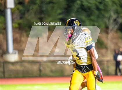 Thumbnail 3 in Bishop O'Dowd @ Moreau Catholic photogallery.