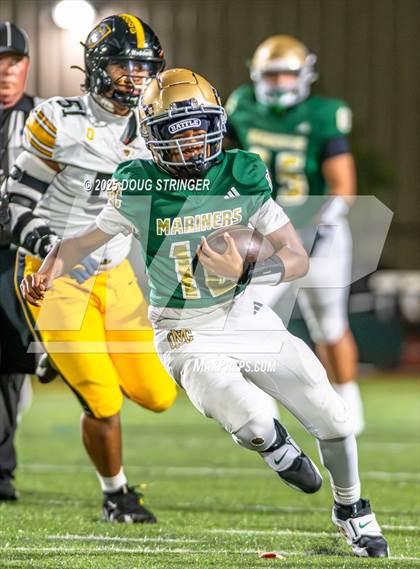 Thumbnail 2 in Bishop O'Dowd @ Moreau Catholic photogallery.