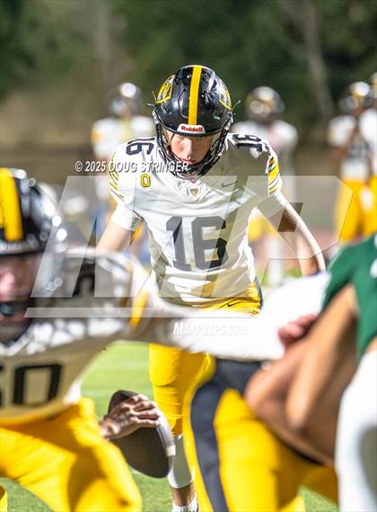 Thumbnail 2 in Bishop O'Dowd @ Moreau Catholic photogallery.