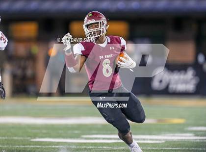 Thumbnail 2 in De Smet Jesuit vs. Joplin (MSHSAA Class 6 Championship) photogallery.
