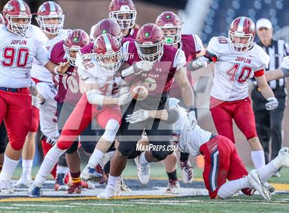 Thumbnail 1 in De Smet Jesuit vs. Joplin (MSHSAA Class 6 Championship) photogallery.