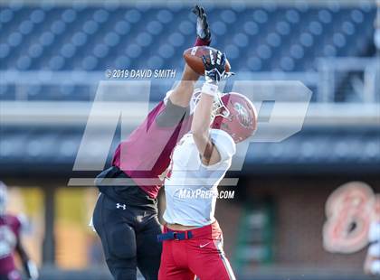 Thumbnail 2 in De Smet Jesuit vs. Joplin (MSHSAA Class 6 Championship) photogallery.