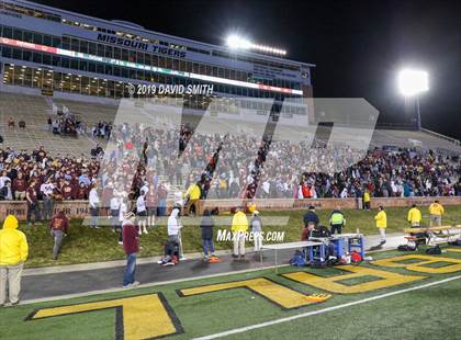 Thumbnail 1 in De Smet Jesuit vs. Joplin (MSHSAA Class 6 Championship) photogallery.