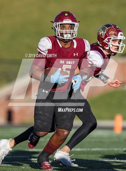 Thumbnail 3 in De Smet Jesuit vs. Joplin (MSHSAA Class 6 Championship) photogallery.