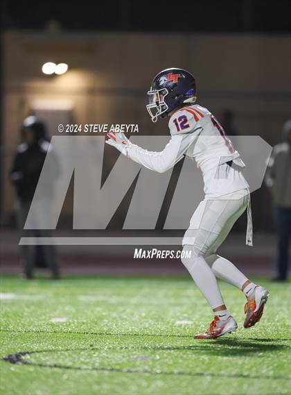 Thumbnail 1 in Legend @ Regis Jesuit photogallery.