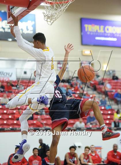 Thumbnail 2 in Durango @ Liberty (Big City Showdown) photogallery.