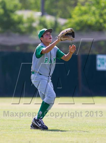 Thumbnail 2 in De La Salle @ St. Mary's (Game 1) photogallery.