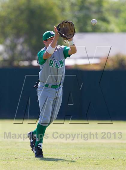 Thumbnail 3 in De La Salle @ St. Mary's (Game 1) photogallery.