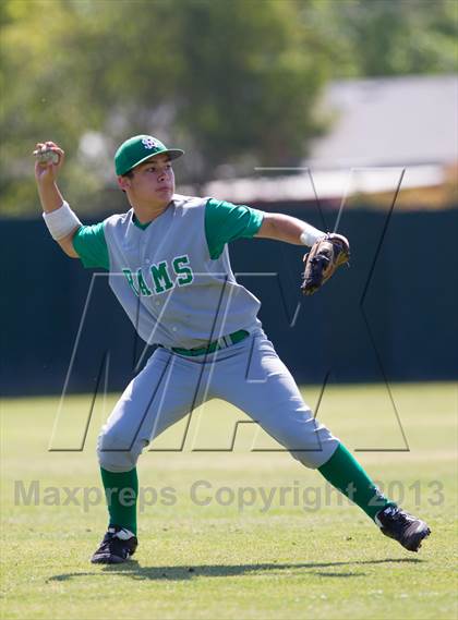 Thumbnail 2 in De La Salle @ St. Mary's (Game 1) photogallery.