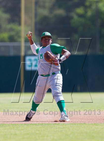 Thumbnail 1 in De La Salle @ St. Mary's (Game 1) photogallery.