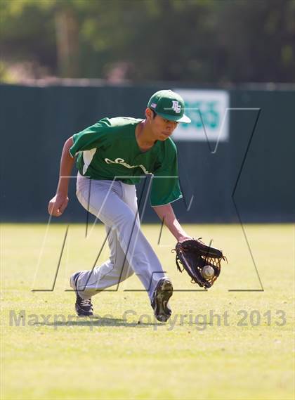 Thumbnail 1 in De La Salle @ St. Mary's (Game 1) photogallery.