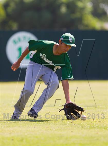Thumbnail 2 in De La Salle @ St. Mary's (Game 1) photogallery.