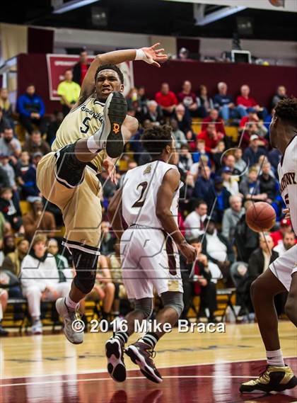 Thumbnail 2 in Bentonville vs St. Anthony (Spalding Hoophall Classic) photogallery.