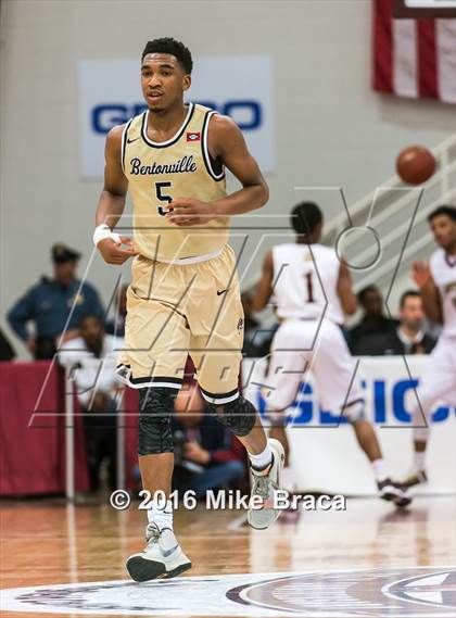 Thumbnail 1 in Bentonville vs St. Anthony (Spalding Hoophall Classic) photogallery.