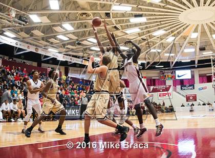 Thumbnail 2 in Bentonville vs St. Anthony (Spalding Hoophall Classic) photogallery.