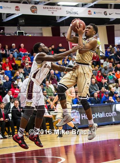 Thumbnail 3 in Bentonville vs St. Anthony (Spalding Hoophall Classic) photogallery.