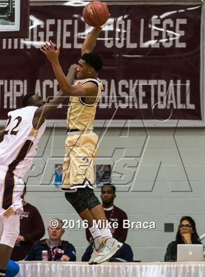 Thumbnail 3 in Bentonville vs St. Anthony (Spalding Hoophall Classic) photogallery.