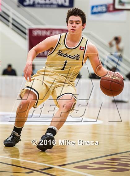 Thumbnail 3 in Bentonville vs St. Anthony (Spalding Hoophall Classic) photogallery.