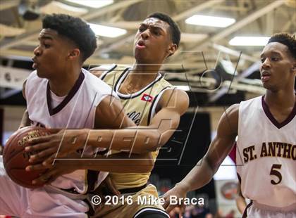 Thumbnail 1 in Bentonville vs St. Anthony (Spalding Hoophall Classic) photogallery.