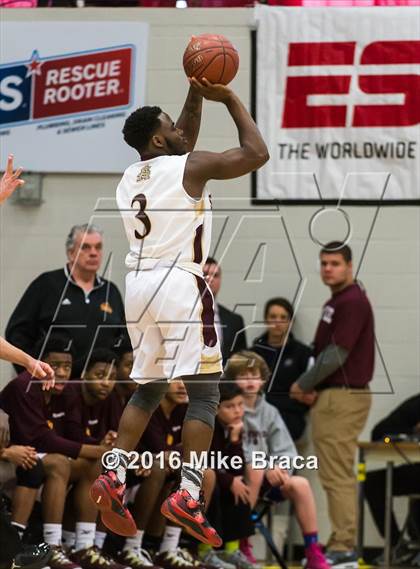 Thumbnail 2 in Bentonville vs St. Anthony (Spalding Hoophall Classic) photogallery.
