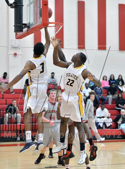 Thumbnail 3 in Clearwater vs. Boca Ciega photogallery.