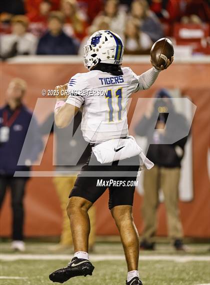 Thumbnail 1 in Orem vs Springville (UHSAA 5A Final) photogallery.