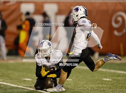 Thumbnail 2 in Orem vs Springville (UHSAA 5A Final) photogallery.